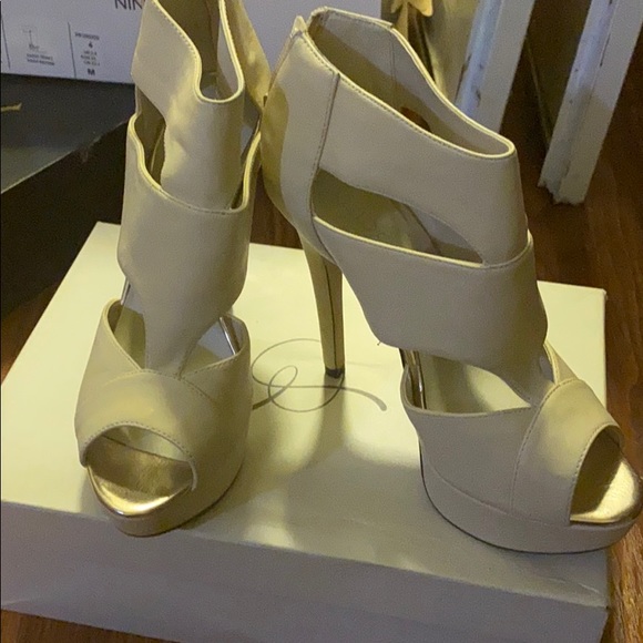 Heels - Picture 1 of 4